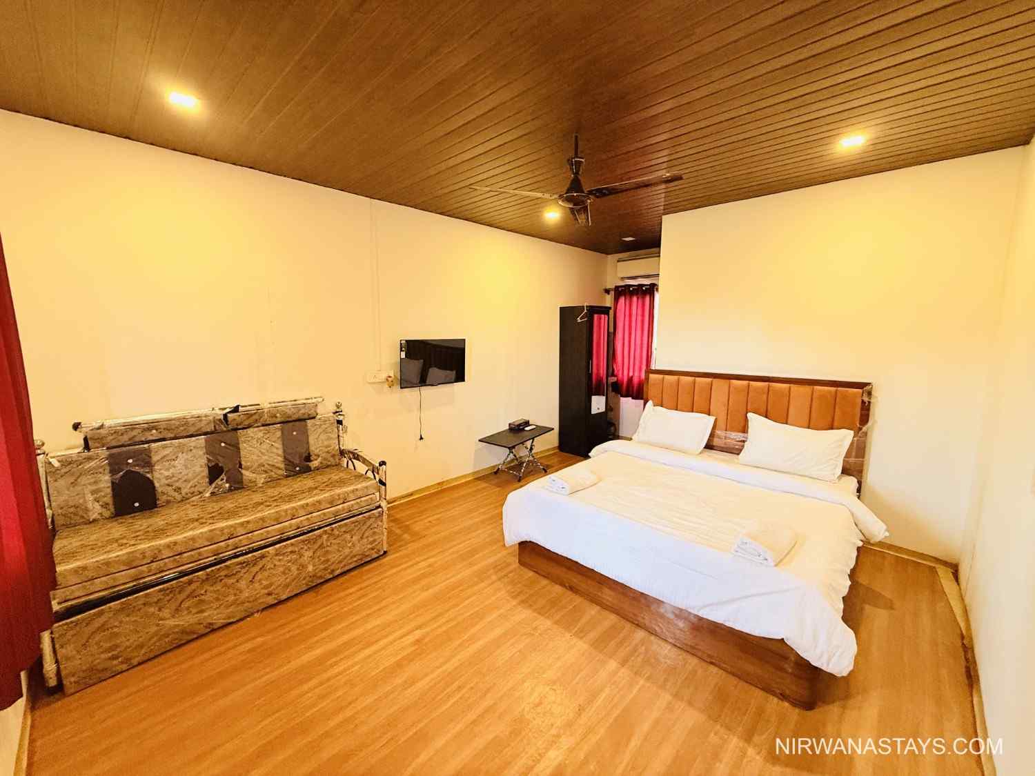 NS 006 Nirwana Resorts – Jacuzzi Stay