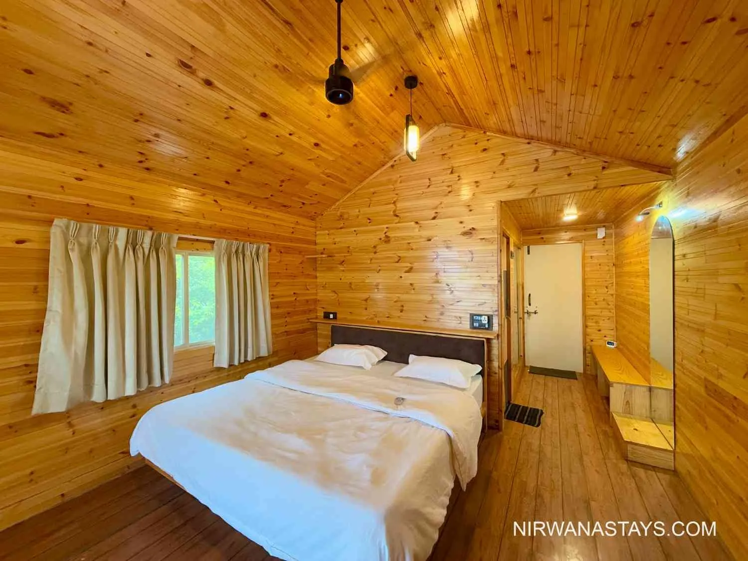 NS 025 La Casa Del Sliding Bed with Private Swimming Pool Chalet Cottage